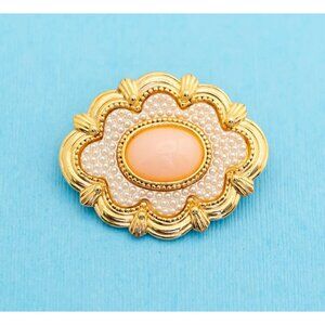 Vintage Victorian Brooch by Avon N21